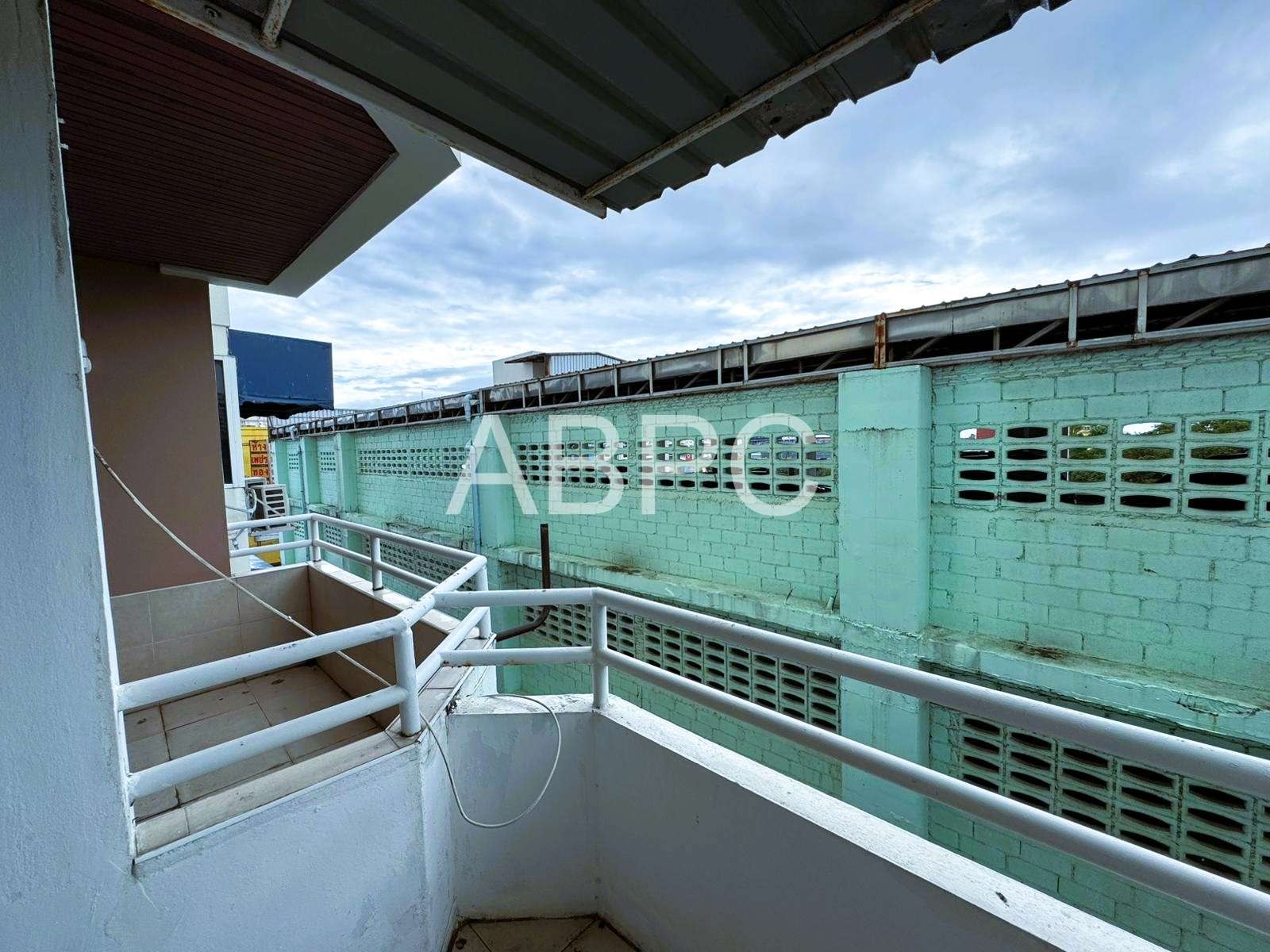 Spacious 1 Bed 1 Bath Condo In Central Pattaya - Center Condotel photo 6