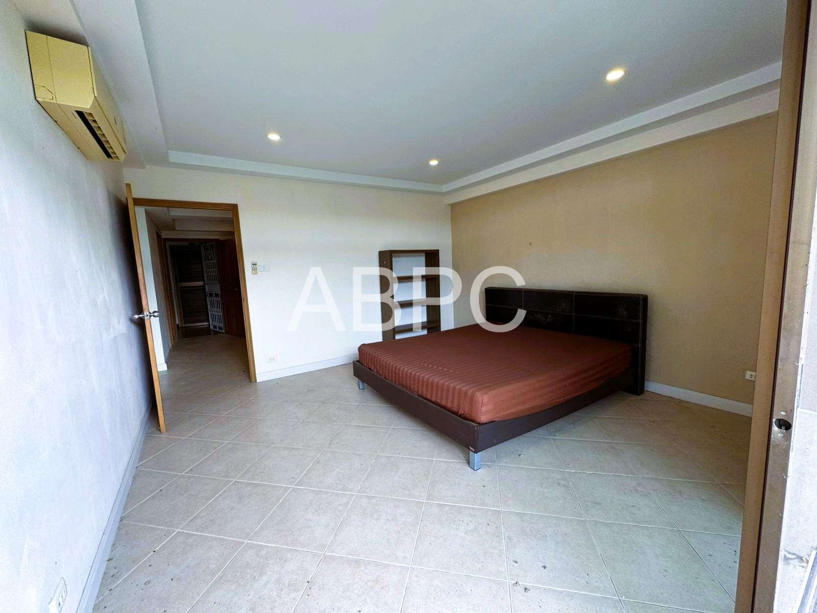 Spacious 1 Bed 1 Bath Condo In Central Pattaya - Center Condotel photo 10