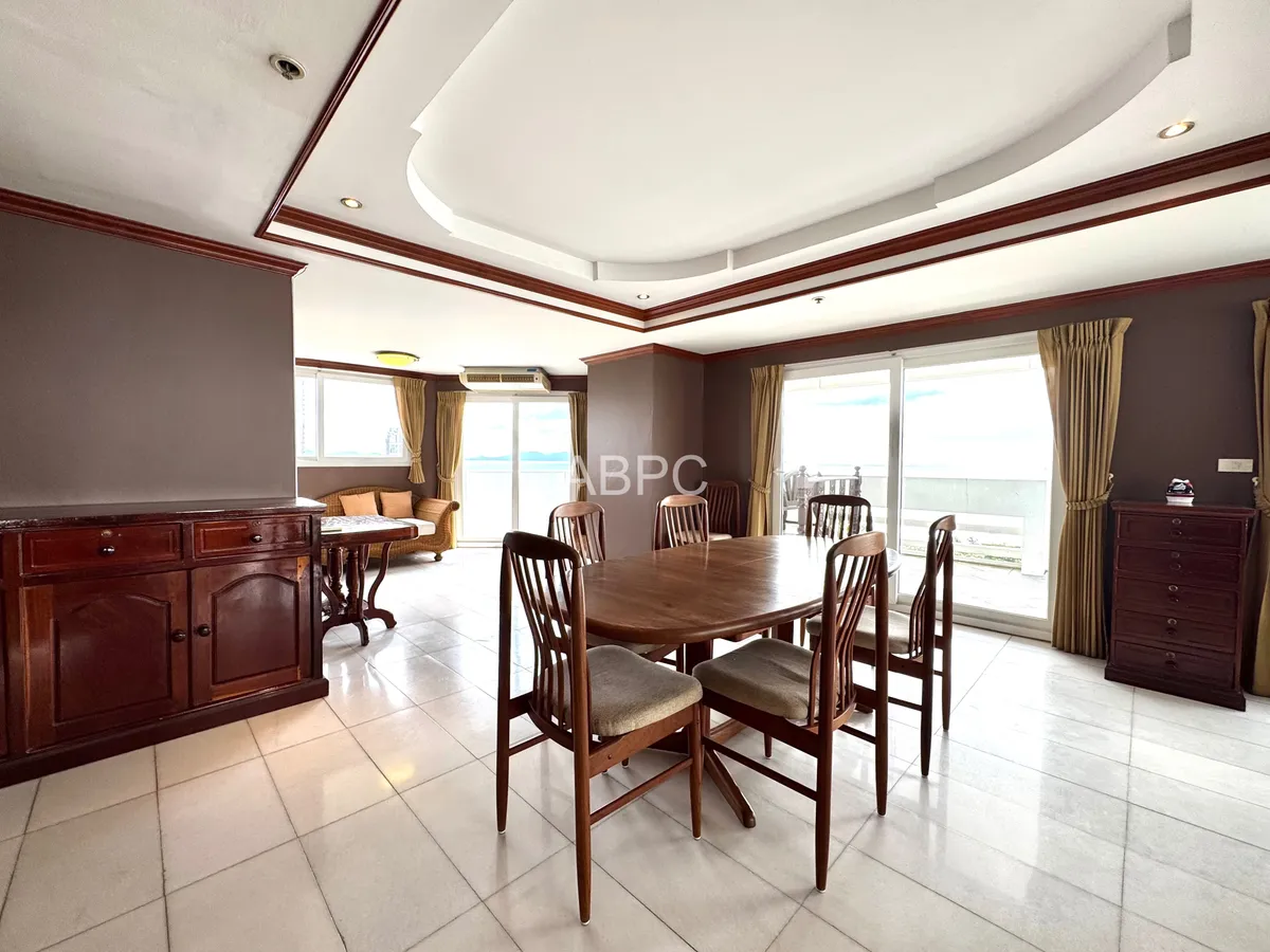 Front Facing Ocean View 4 Bed 3 Bath Duplex Condo In Jomtien photo 14