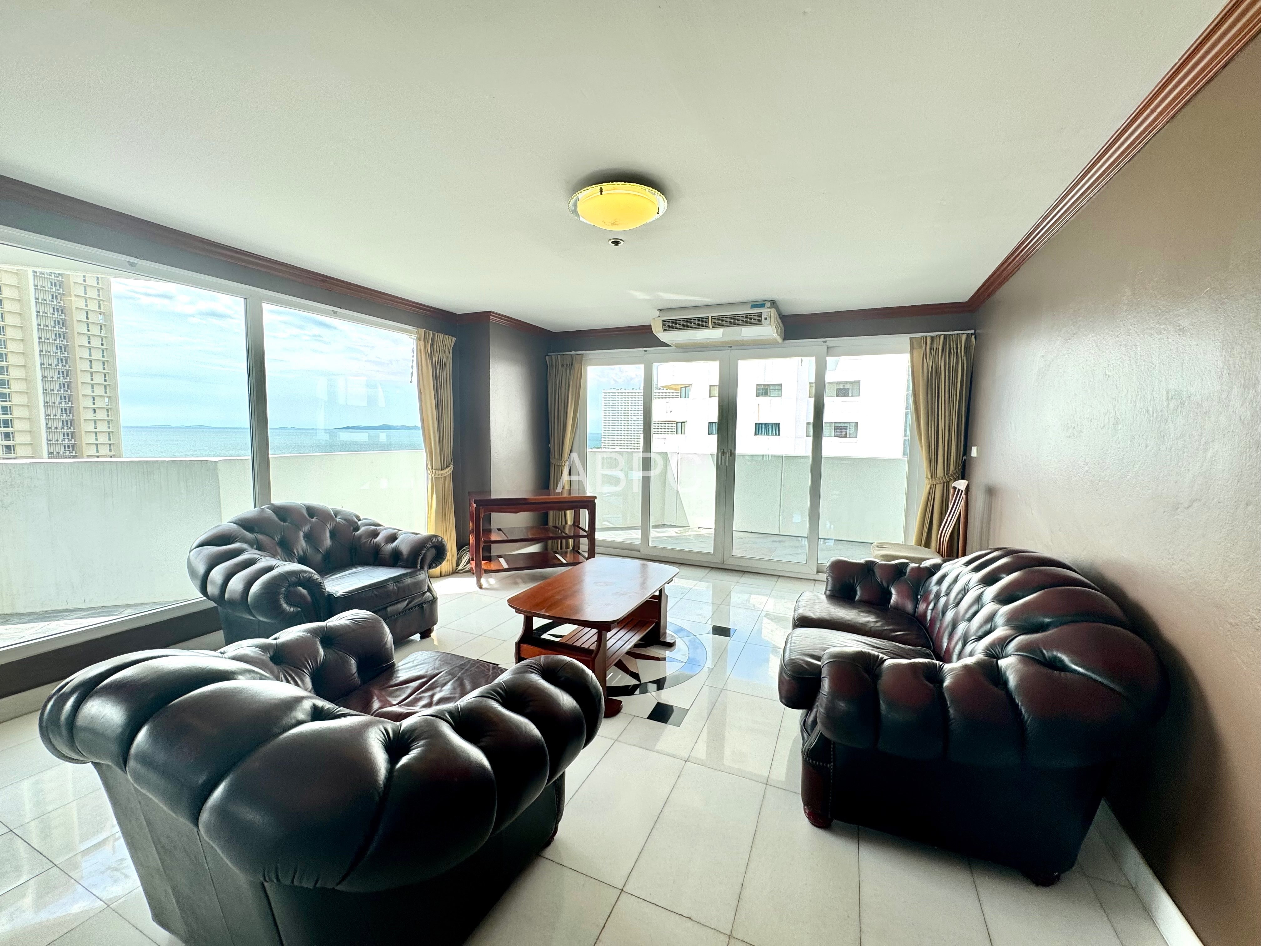Front Facing Ocean View 4 Bed 3 Bath Duplex Condo In Jomtien photo 17