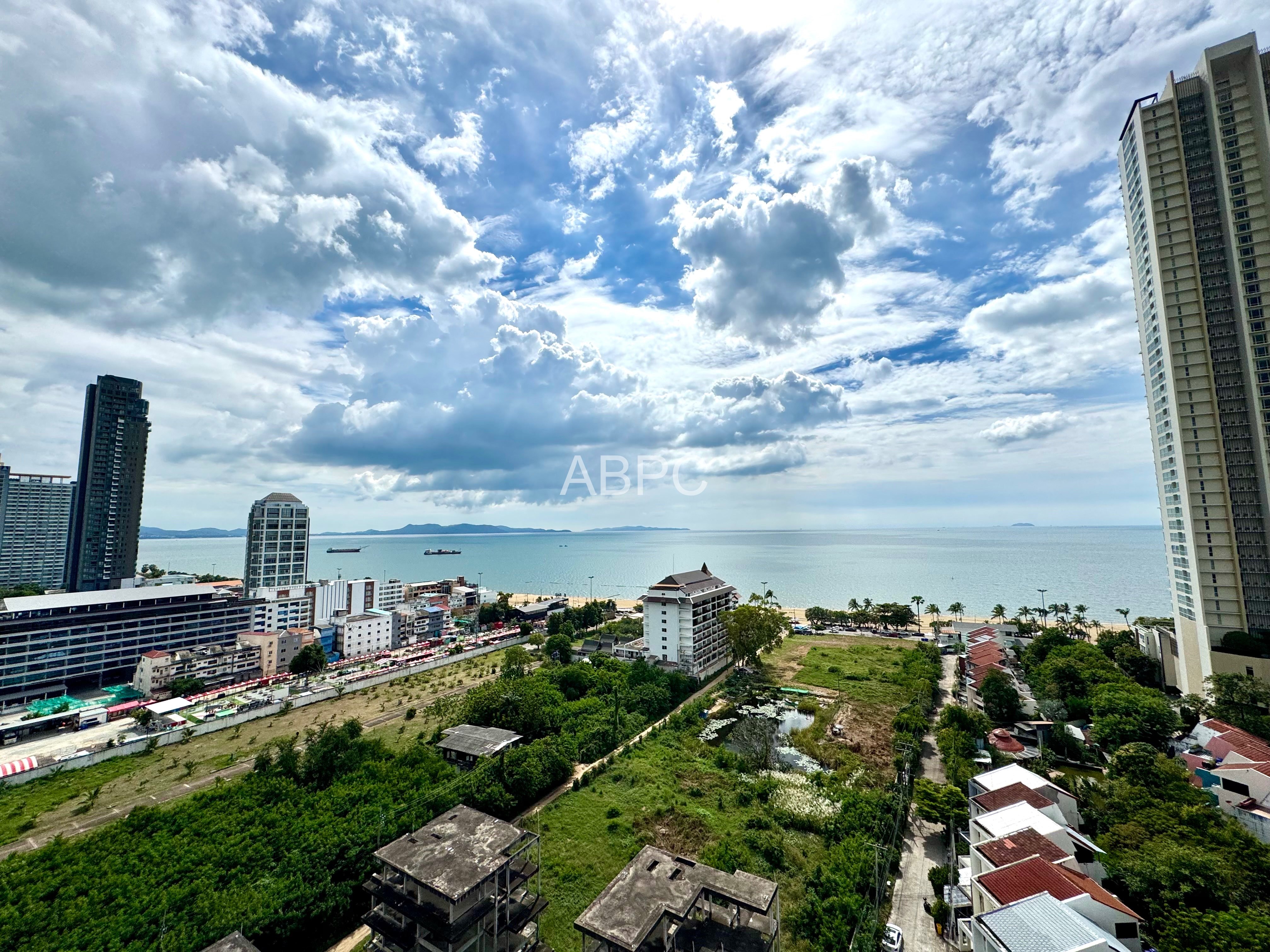 Front Facing Ocean View 4 Bed 3 Bath Duplex Condo In Jomtien photo 10