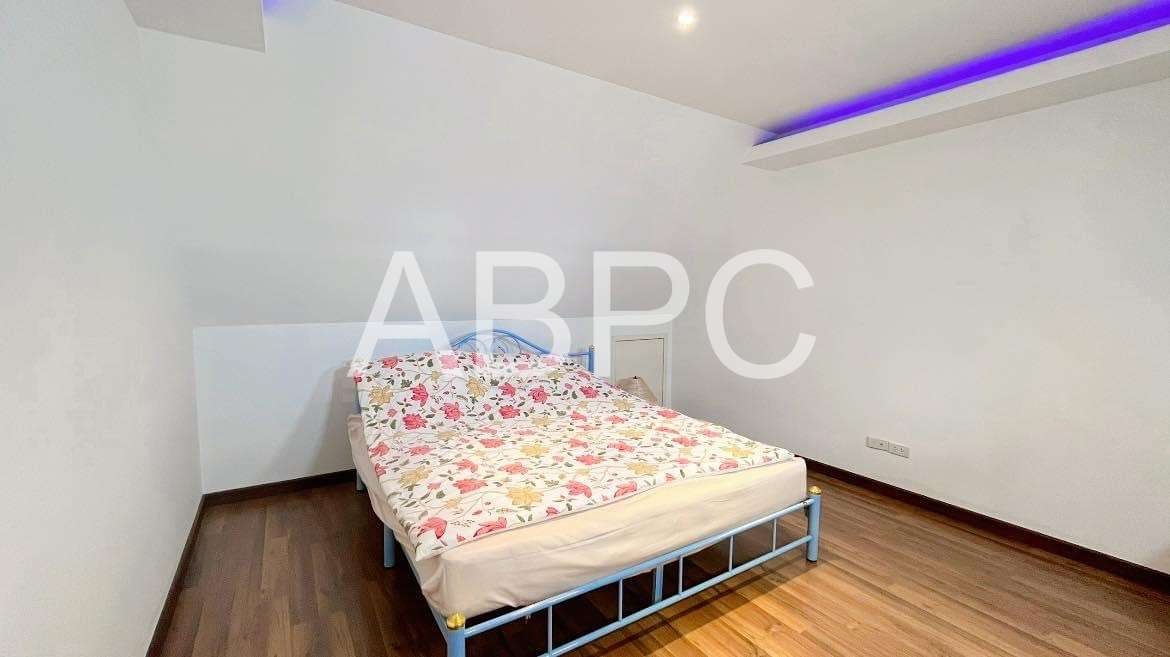 Newly Renovated Top Floor 2 Bed 2 Bath Tri-plex Condo In Wongamat photo 9