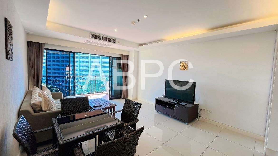 Newly Renovated Top Floor 2 Bed 2 Bath Tri-plex Condo In Wongamat photo 16