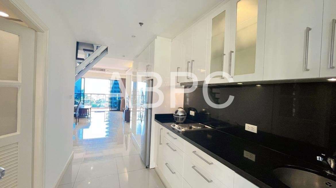 Newly Renovated Top Floor 2 Bed 2 Bath Tri-plex Condo In Wongamat photo 13