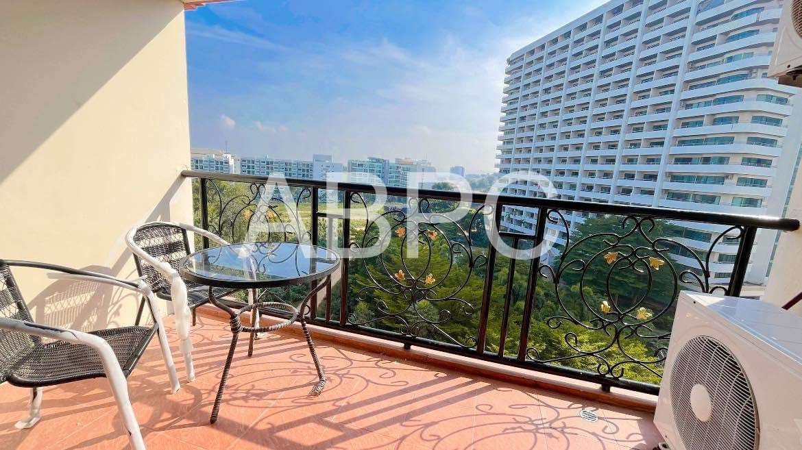 Newly Renovated Top Floor 2 Bed 2 Bath Tri-plex Condo In Wongamat photo 6
