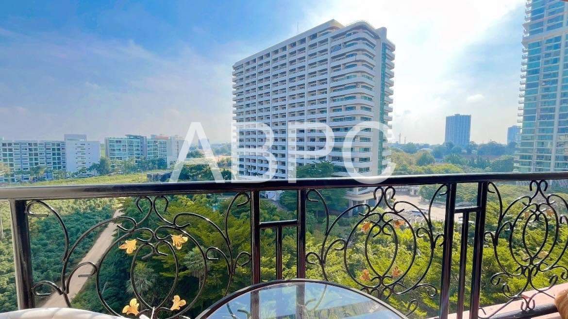Newly Renovated Top Floor 2 Bed 2 Bath Tri-plex Condo In Wongamat photo 5