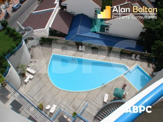 Reduced Large Condo For Sale in Pratumnak photo 2