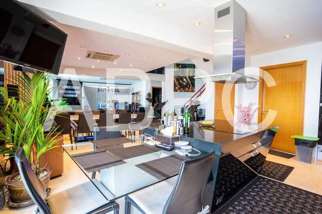 Reduced Large Condo For Sale in Pratumnak photo 11