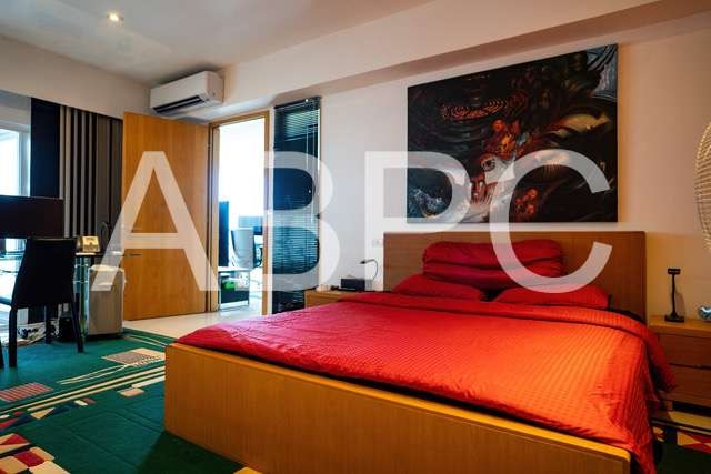 Reduced Large Condo For Sale in Pratumnak photo 5