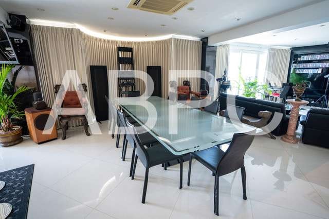 Reduced Large Condo For Sale in Pratumnak photo 10