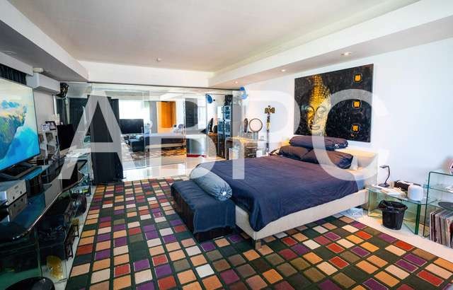 Reduced Large Condo For Sale in Pratumnak photo 4