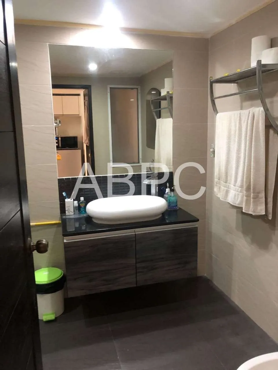 Large Studio Condo Near Central Pattaya photo 5