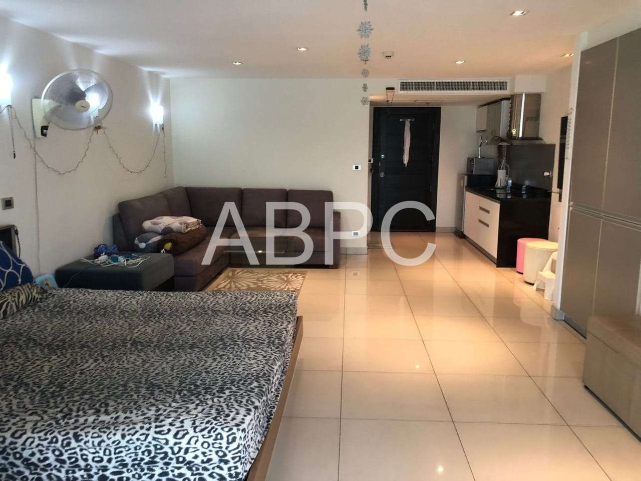 Large Studio Condo Near Central Pattaya photo 18