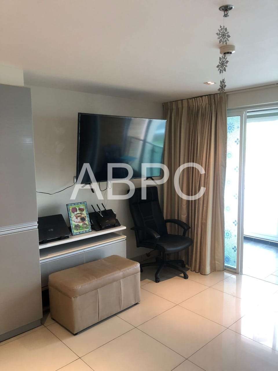 Large Studio Condo Near Central Pattaya photo 4