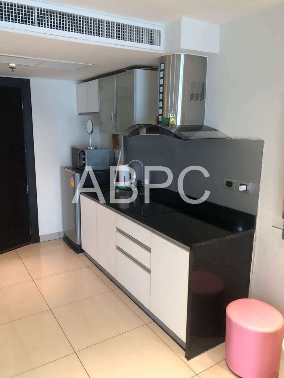 Large Studio Condo Near Central Pattaya photo 20