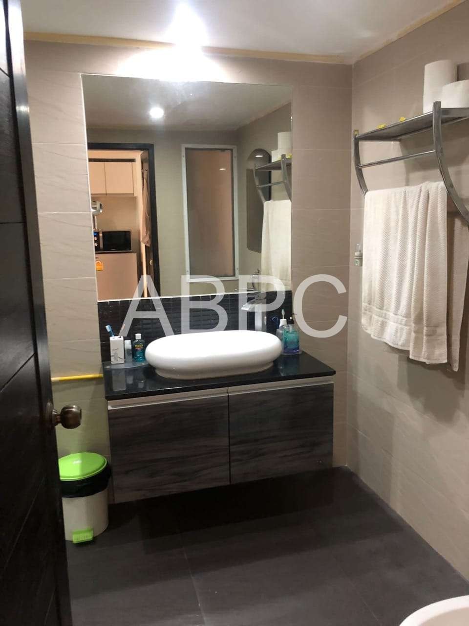 Large Studio Condo Near Central Pattaya photo 5