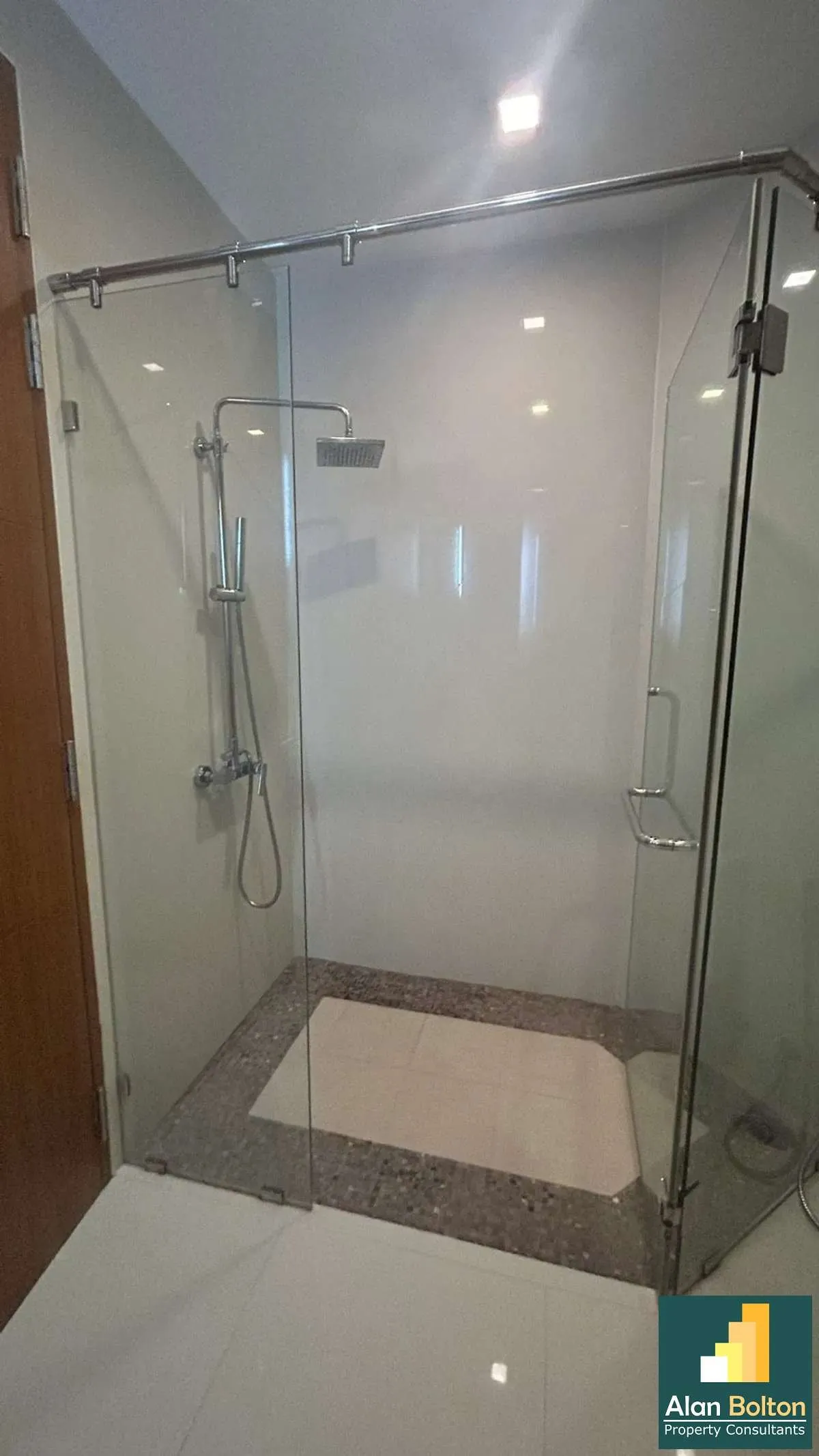 2 Bed 2 Bath in Wong Amat CS4672 photo 3