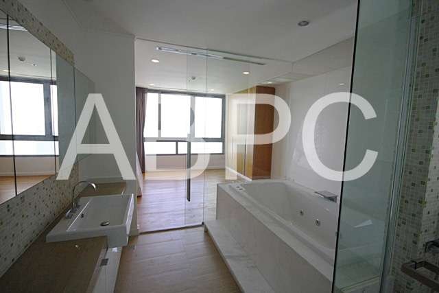 4 Bed 5 Bath in Wong Amat CS4876 photo 8