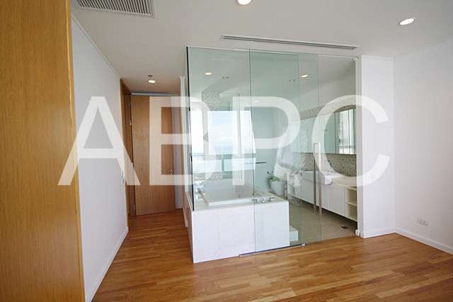 4 Bed 5 Bath in Wong Amat CS4876 photo 13