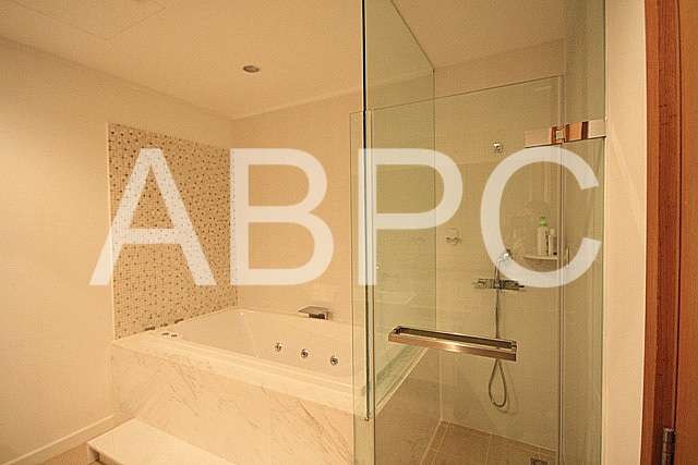 4 Bed 5 Bath in Wong Amat CS4876 photo 12