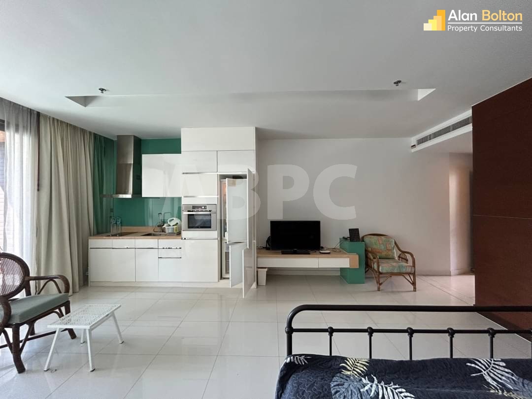 Studio Bed 1 Bath in Wong Amat CS6136 photo 14
