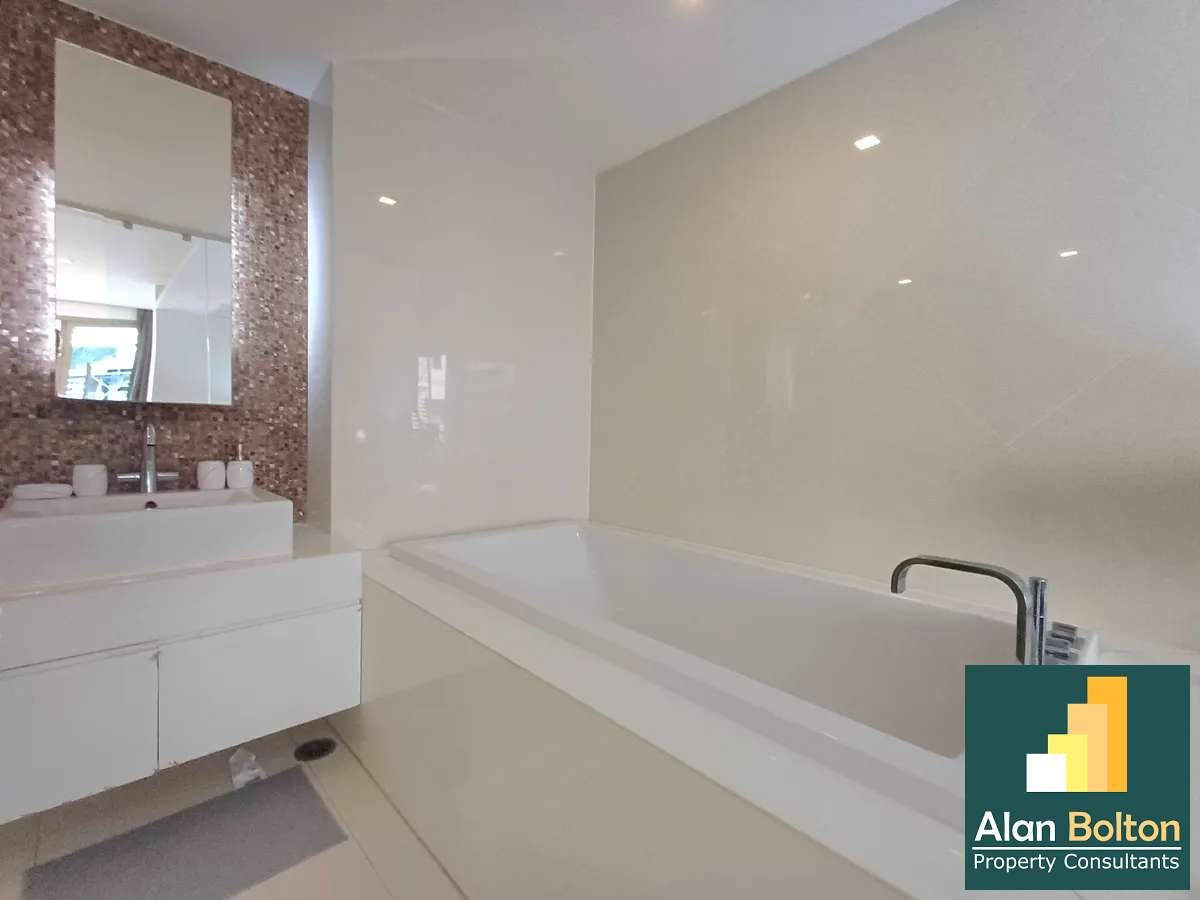 Pool View 3 Bed 3 Bath Condo In Wongamat photo 12