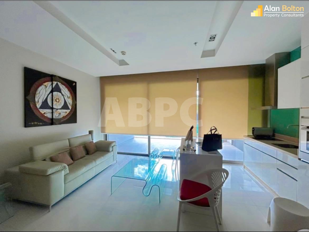 Large Beachfront Pool Access Luxury Studio Condo In Wongamat photo 5