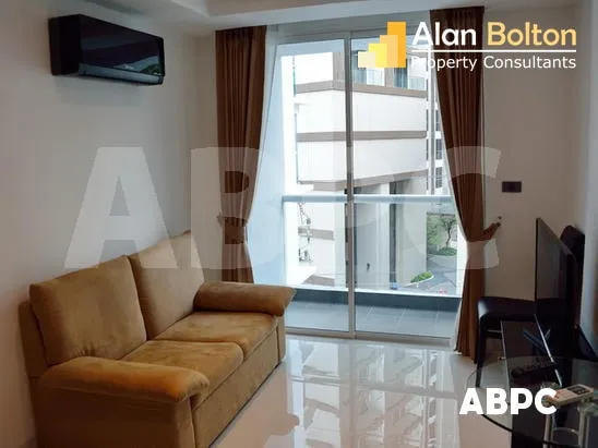 1 Bed 1 Bath in Wong Amat CS7026 photo 3