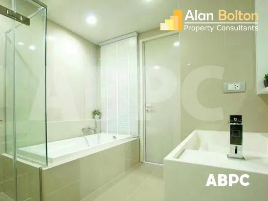 1 Bed 1 Bath in Wong Amat CS7046 photo 14