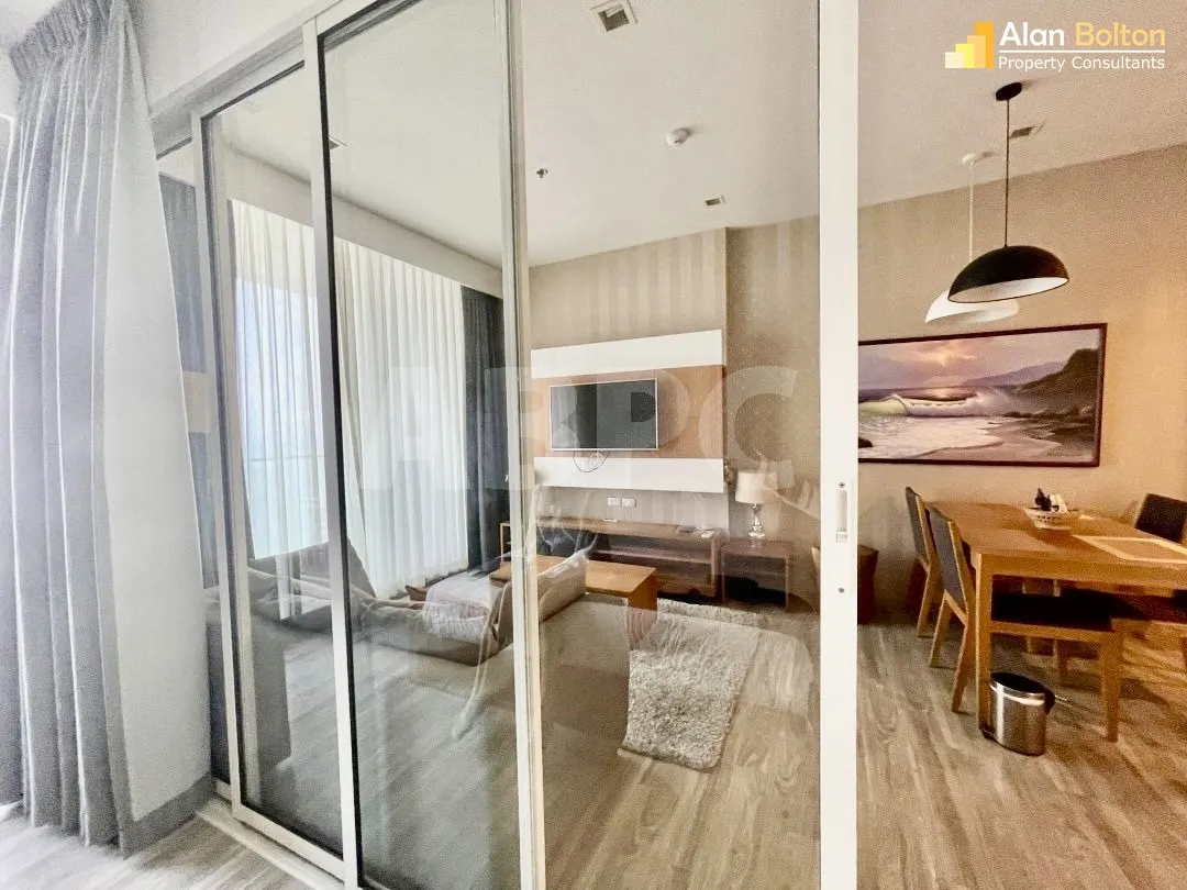 1 Bed 1 Bath in Wong Amat CS7046 photo 9