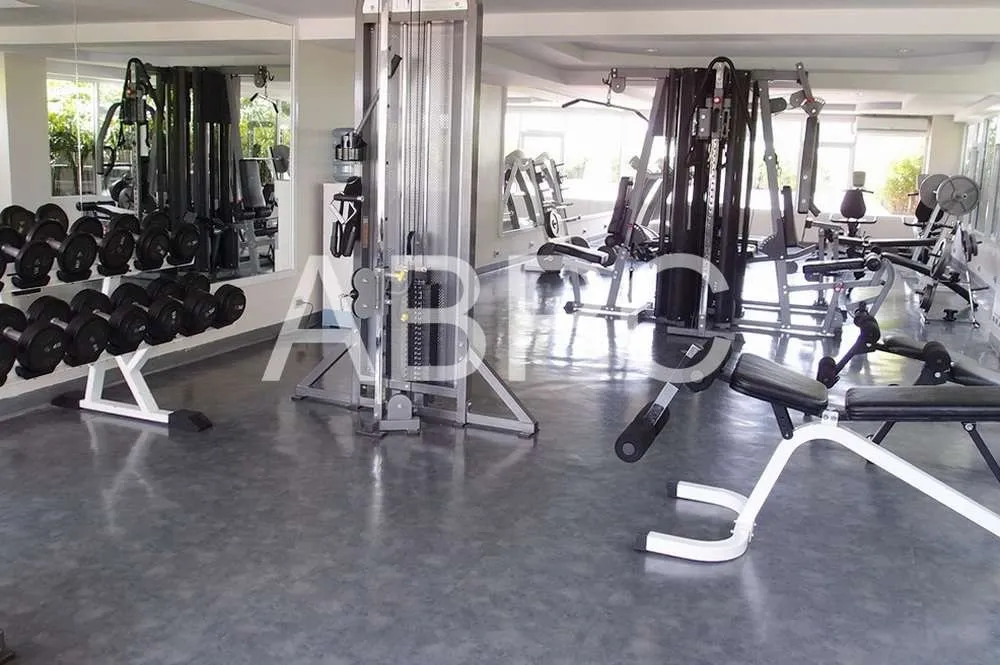 Large 1 Bed in Hyde Park 2 For Rent photo 4