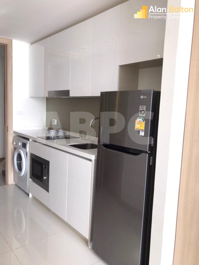 Studio Bed 1 Bath in Wong Amat CS7636 photo 9