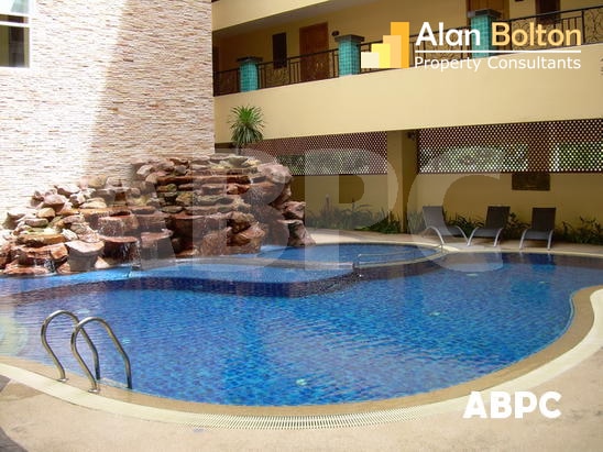 Large 2 Bedroom Condo - Nova Atrium