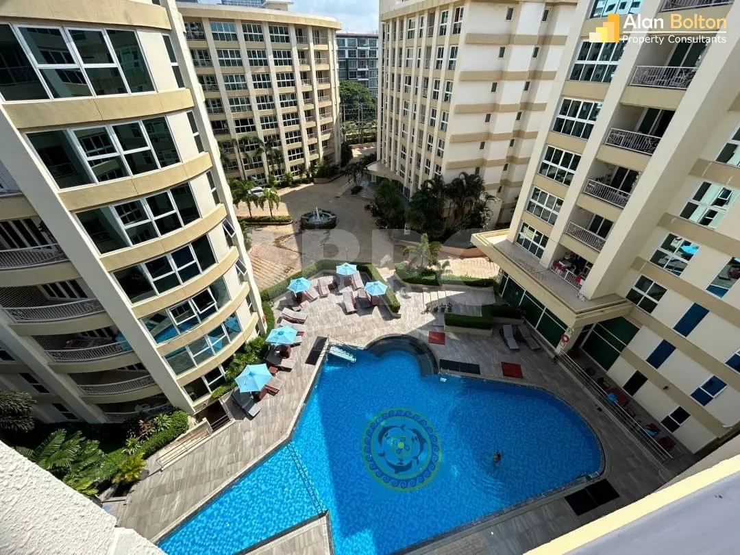 Pool View 2 Bed 1 Bath Condo in Central Pattaya CS8291