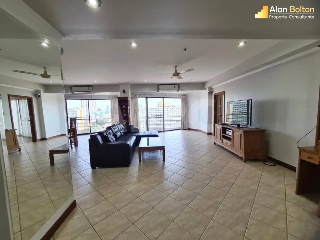 City View 3 Bed 3 Bath Condo In Jomtien photo 11