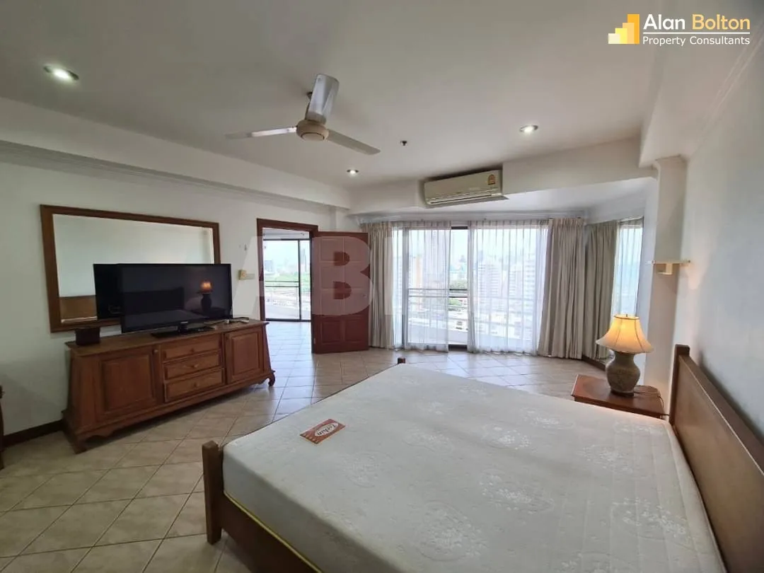 City View 3 Bed 3 Bath Condo In Jomtien photo 4