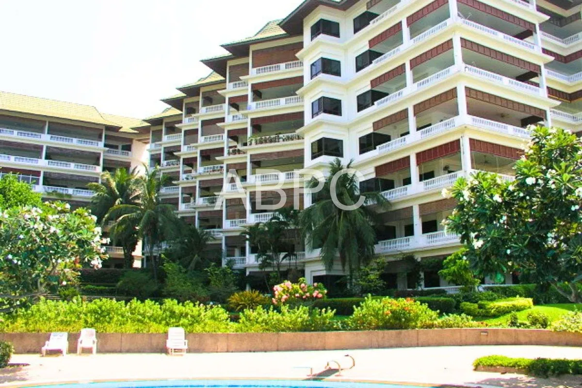 REDUCED Beachfront 2 Bed 2 Bath Condo In Na Jomtien photo 11
