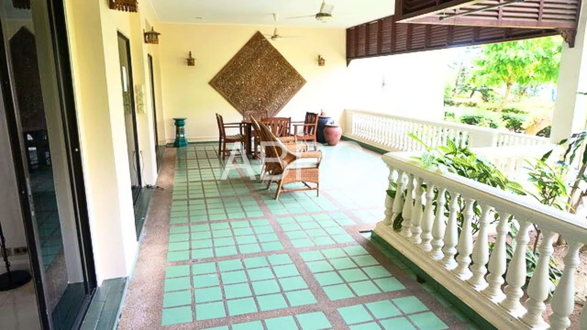 REDUCED Beachfront 2 Bed 2 Bath Condo In Na Jomtien photo 8