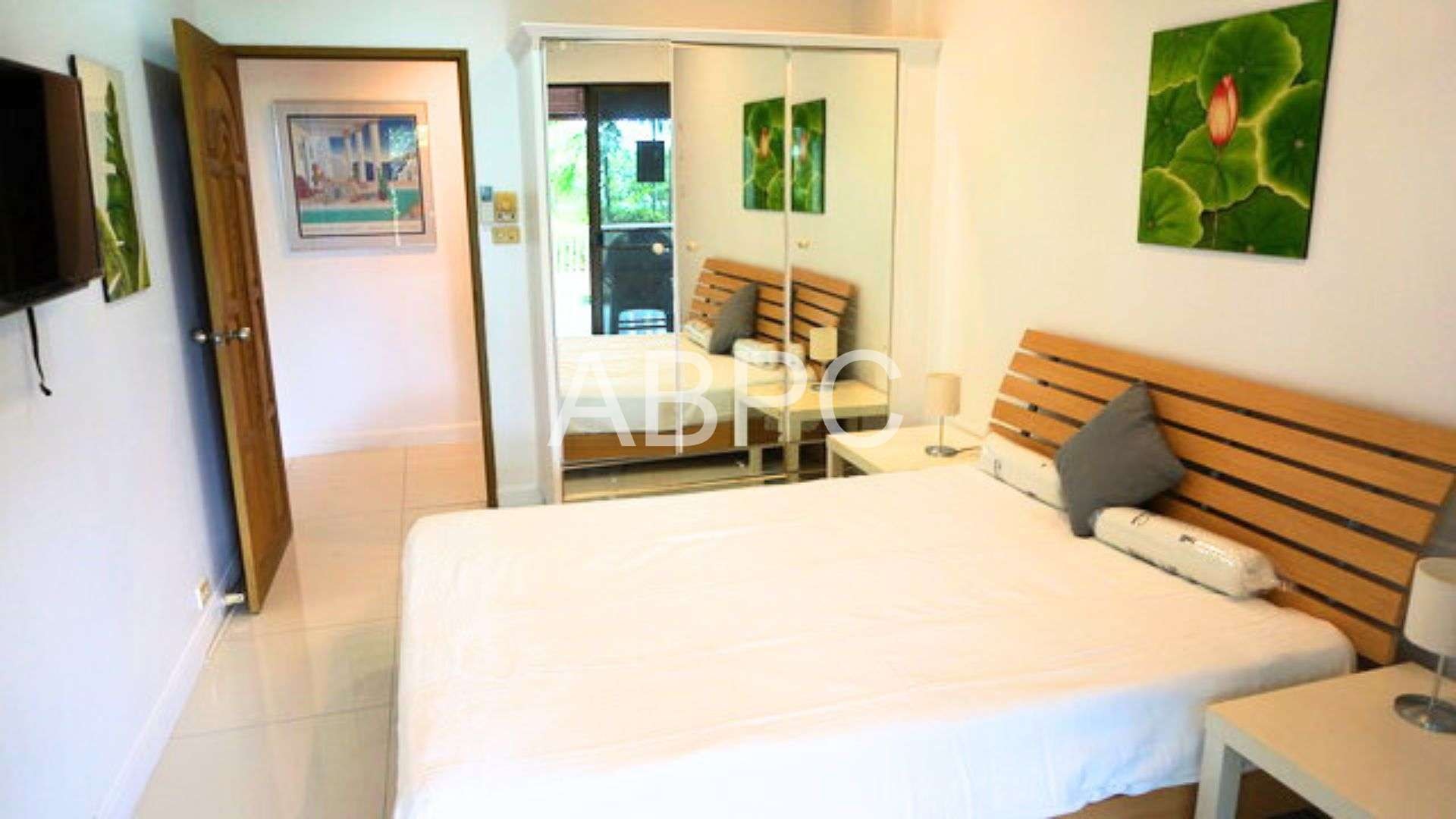 REDUCED Beachfront 2 Bed 2 Bath Condo In Na Jomtien photo 14