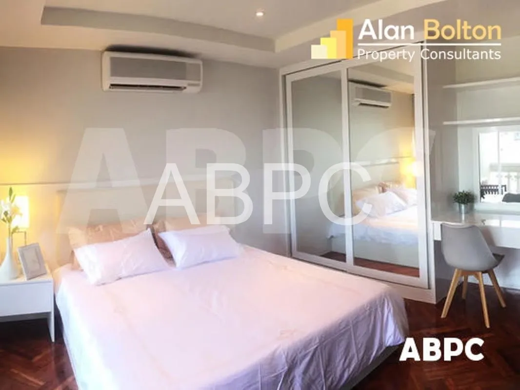 1 Bed 1 Bath in Wong Amat CS8537 photo 2