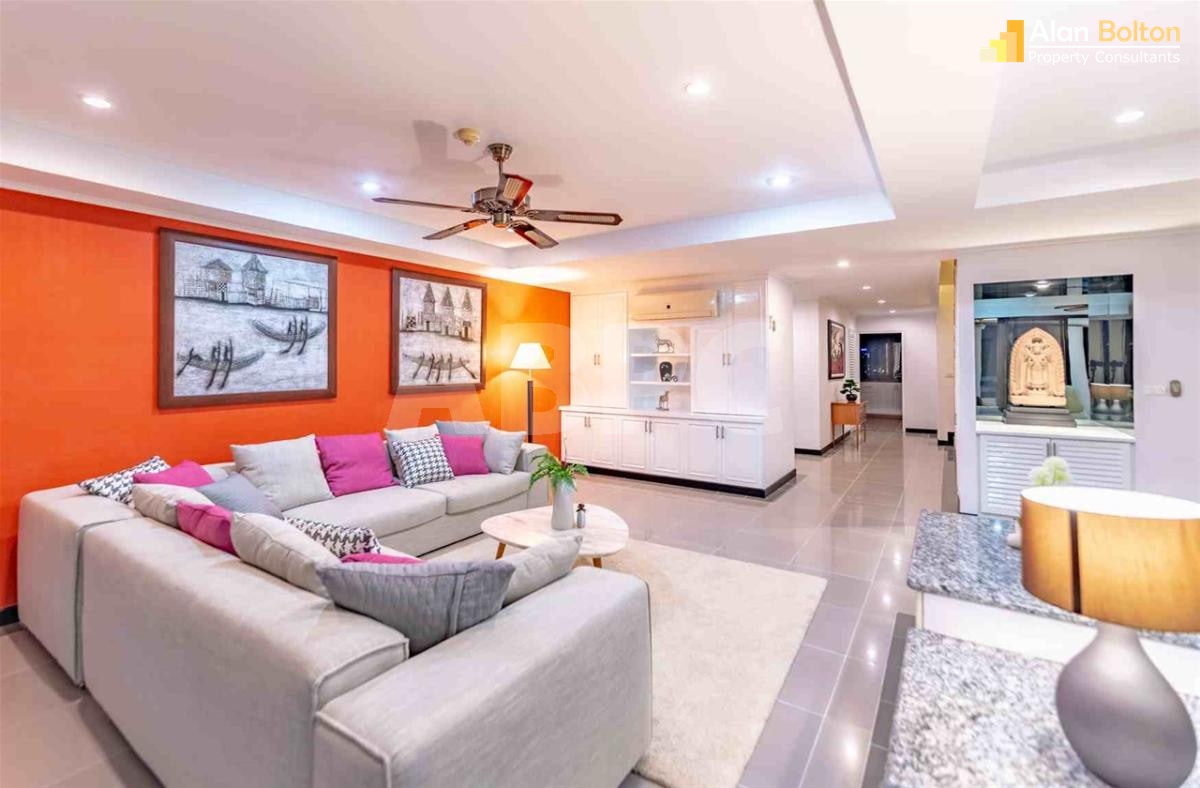 Beachfront Ocean View 3 Bed 4 Bath Duplex Condo In Jomtien photo 3