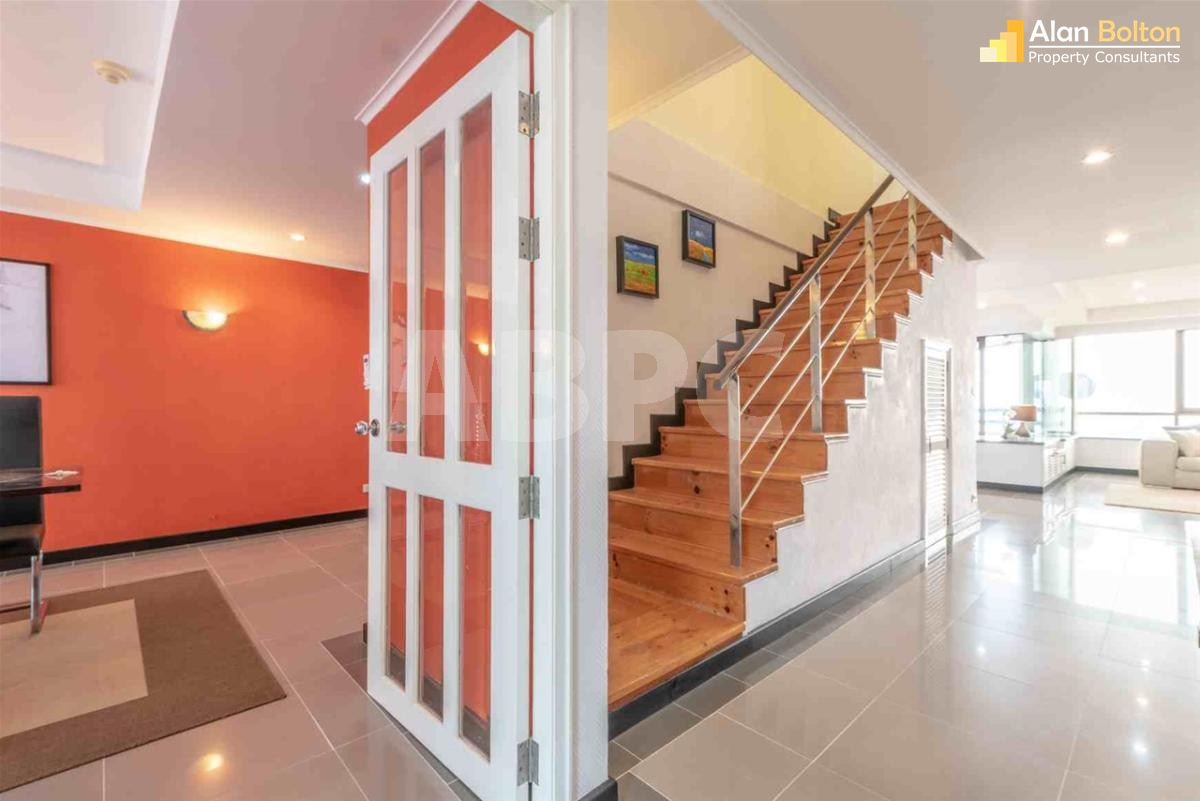 Beachfront Ocean View 3 Bed 4 Bath Duplex Condo In Jomtien photo 5
