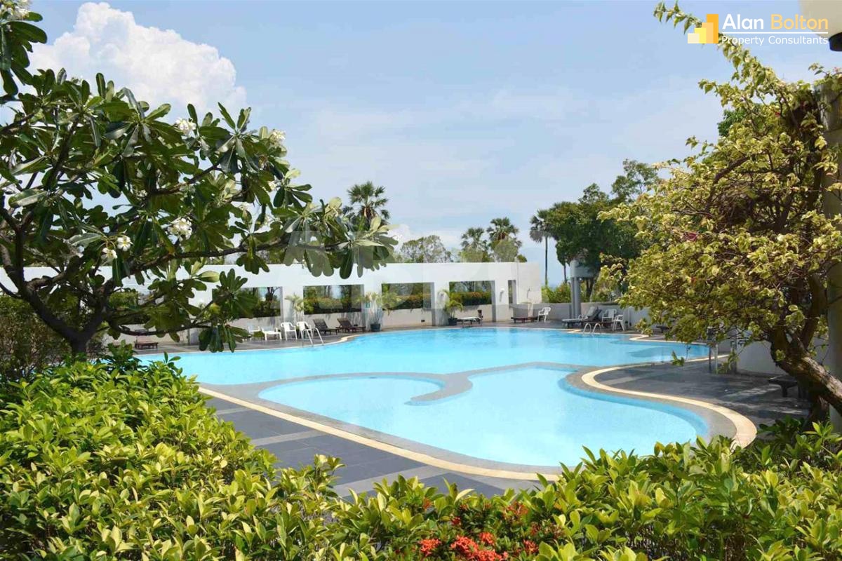 Beachfront Ocean View 3 Bed 4 Bath Duplex Condo In Jomtien photo 8