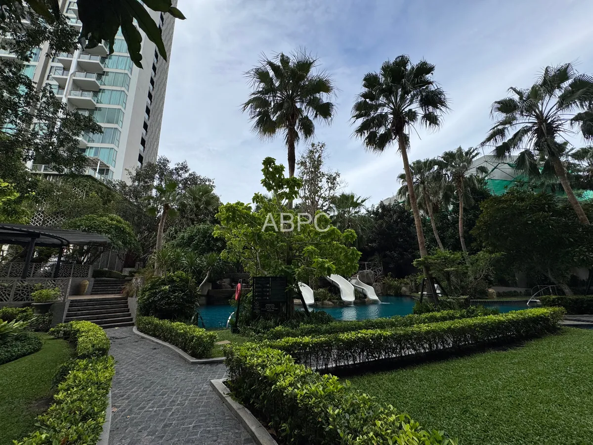 Studio Bed 1 Bath in Wong Amat CS8936 photo 8