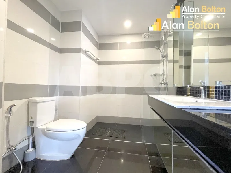 1 Bed 2 Bath Condo In Pratumnak photo 3