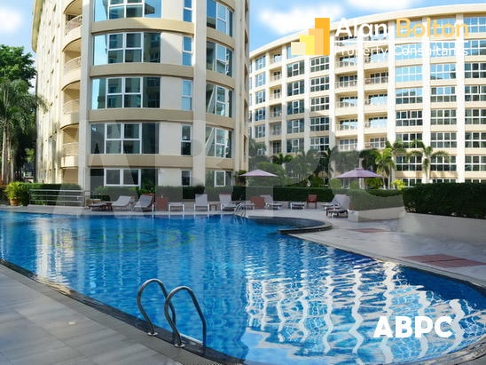 Large 1 Bed 1 Bath Condo In Central Pattaya photo 2