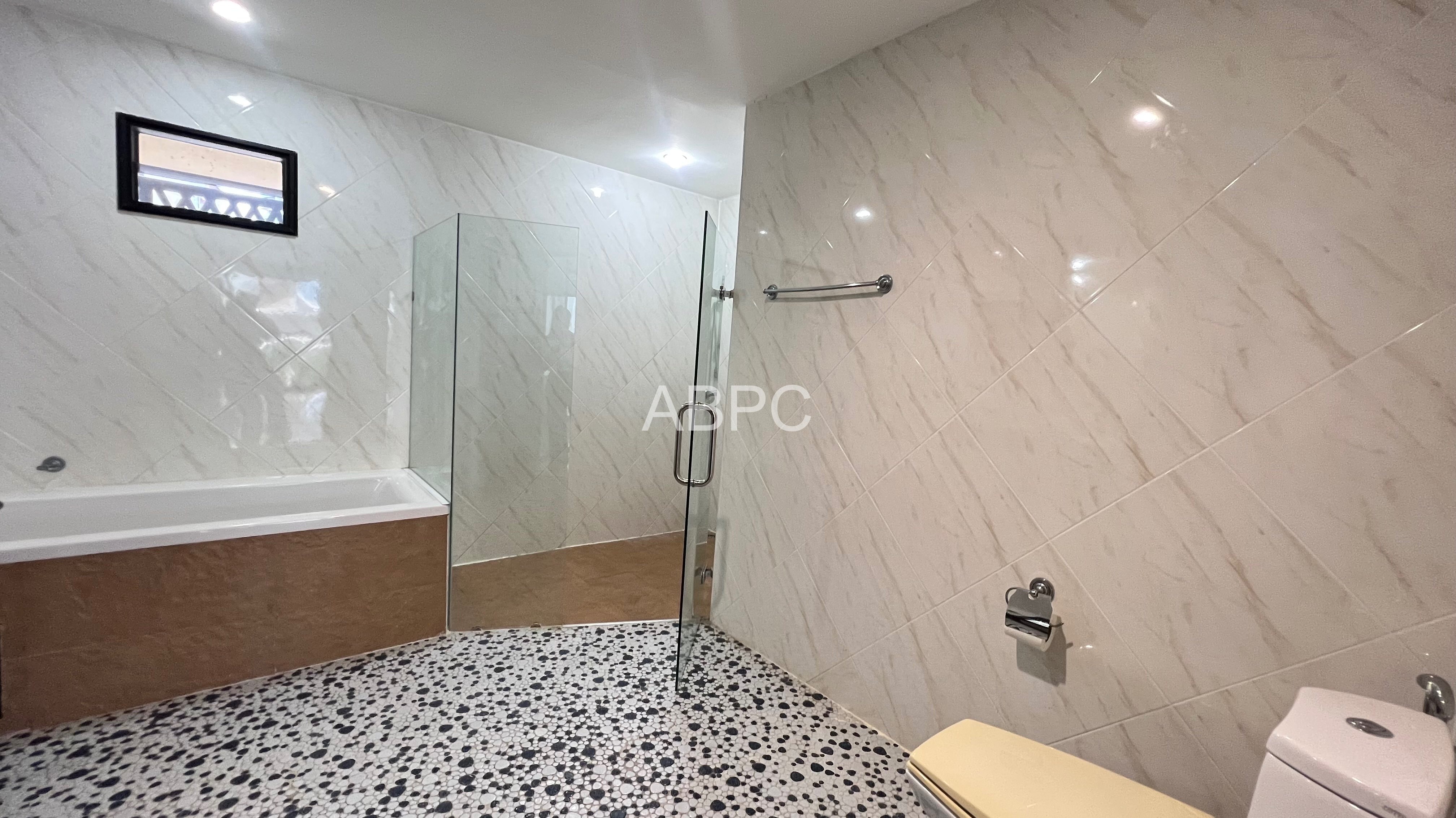 1 Bed 2 Bath in Wong Amat photo 7