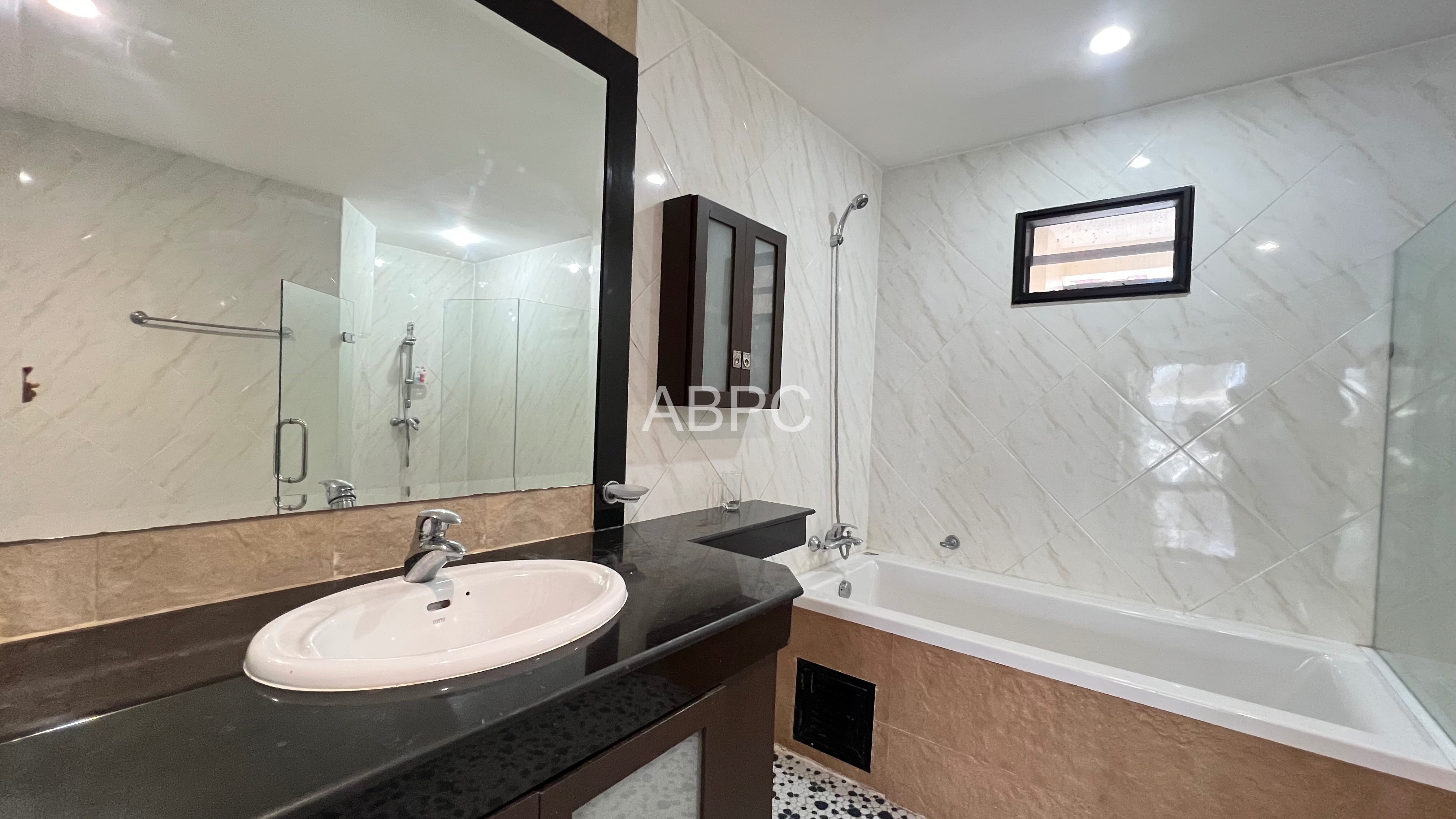 1 Bed 2 Bath in Wong Amat photo 6