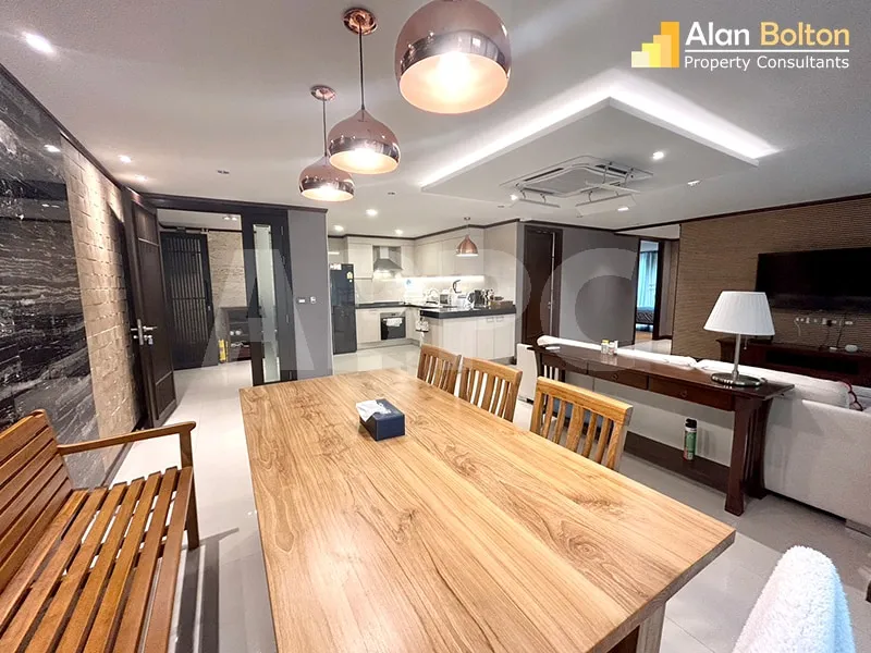 Large Pool View 2 Bed 3 Bath Condo In Central Pattaya photo 12