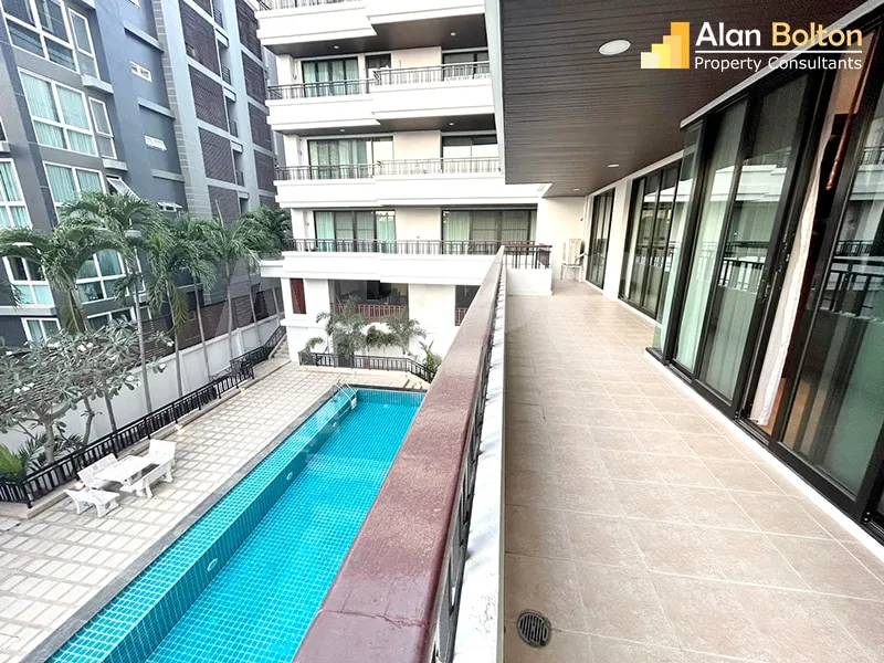 Large Pool View 2 Bed 3 Bath Condo In Central Pattaya photo 10